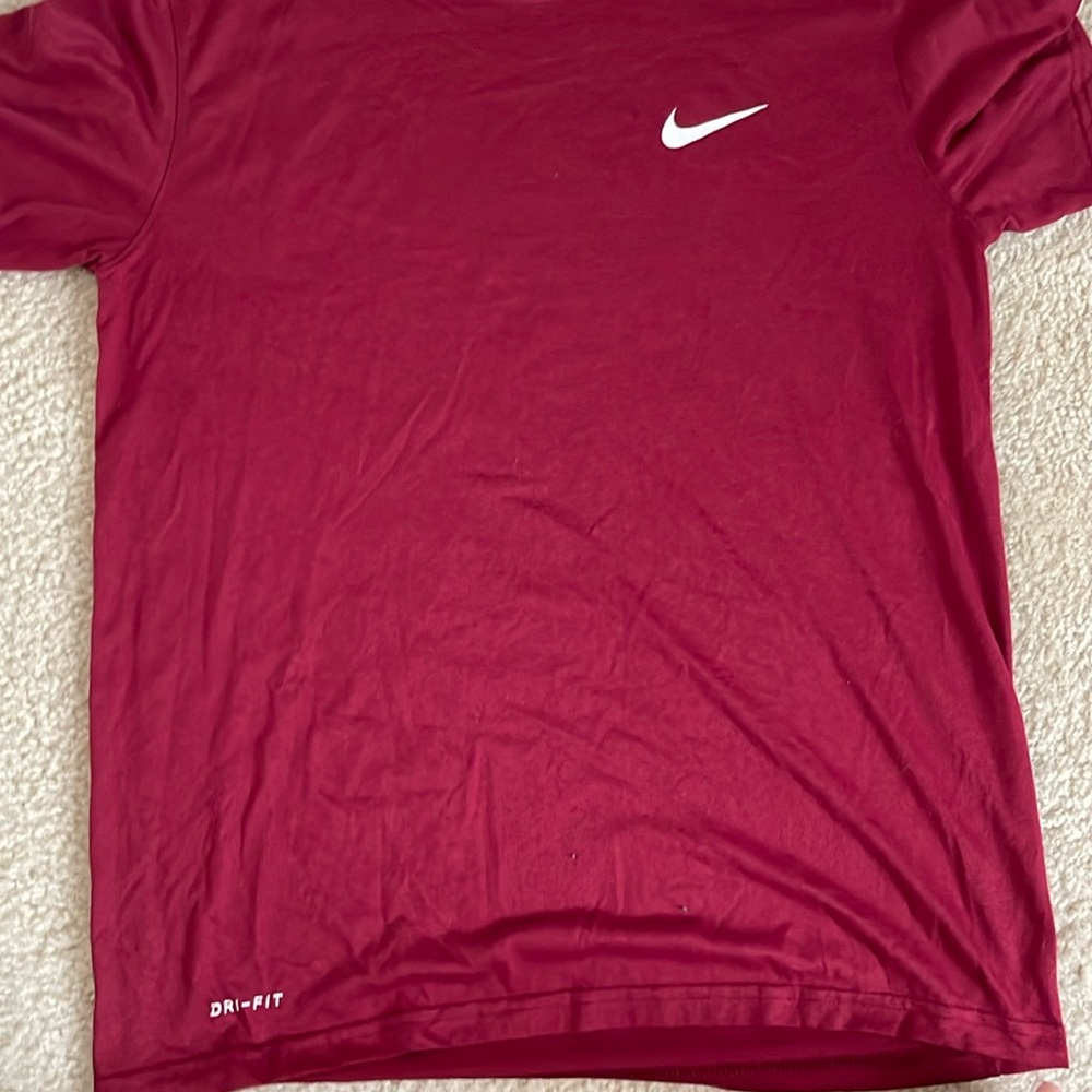 Nike T-shirts 2 Puma t-shirts 2 total 4 t-shirts